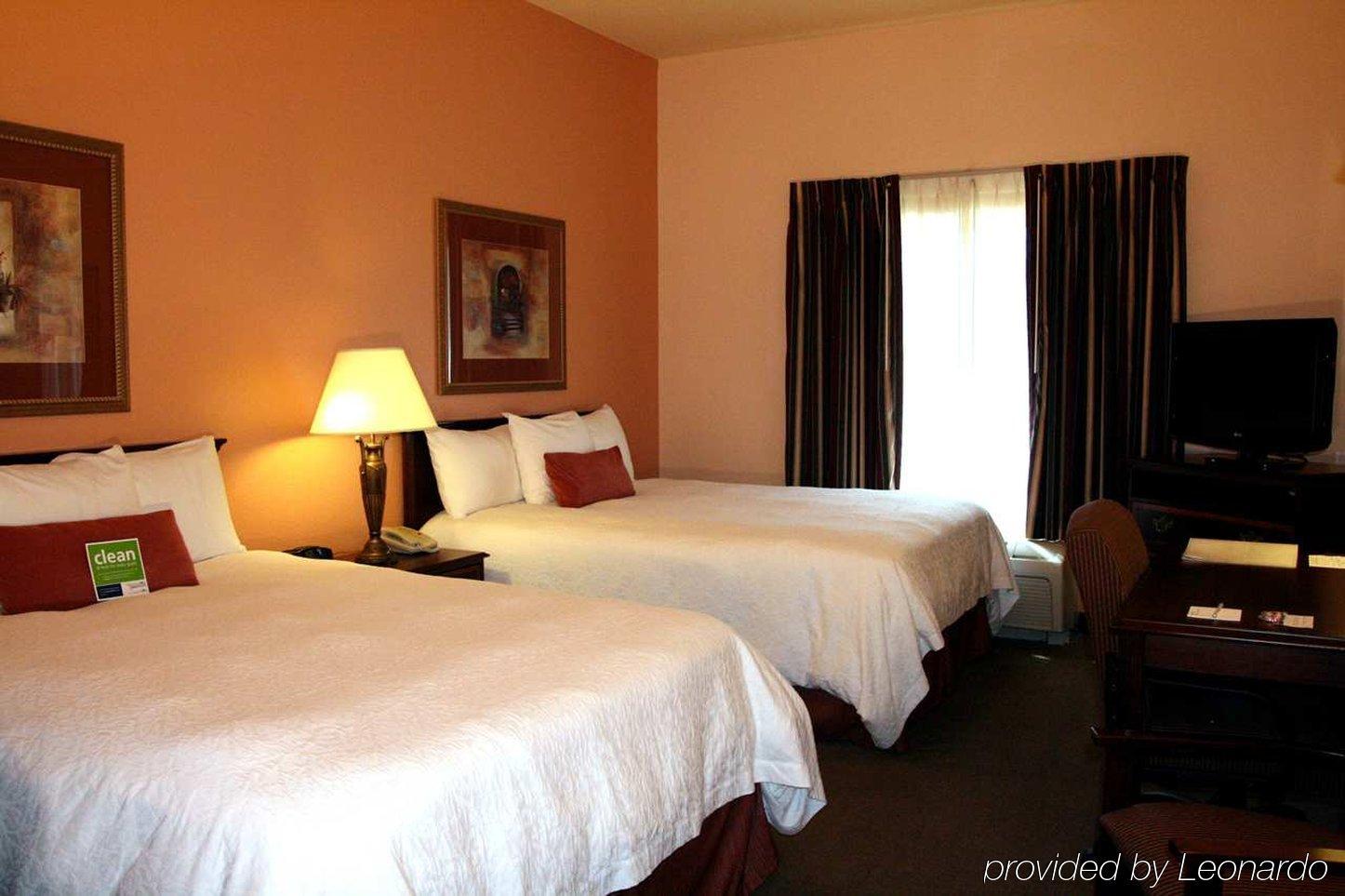 Hampton Inn & Suites Denton Habitación foto